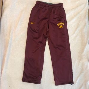 Nike gopher sweatpants